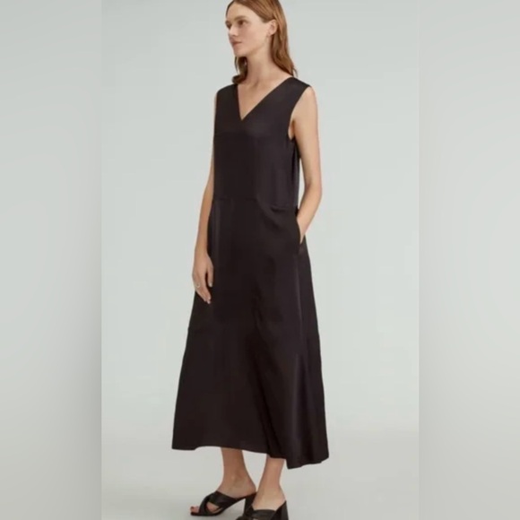 EVERLANE The V-neck midi dress NWT flowy with pockets xxs (runs big) - Picture 3 of 6
